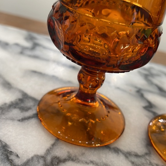 2 Vintage Dark Amber Stemmed Kings Crown Thumbprint Wine Glasses - Picture 3 of 6